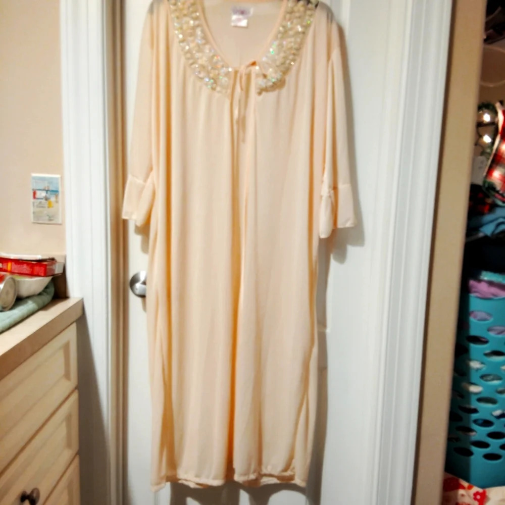 Vintage Sindrella LADIES XX-LARGE SATIN FEEL PENIOR WITH Rhinestone Ruffle Neck